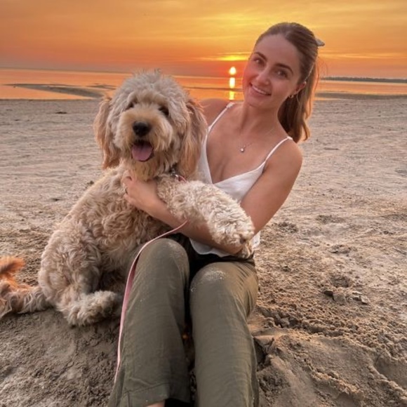 Meet your Posher, Kayla - Picture 1 of 1